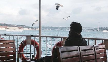 米兰体育官方入口-里尔主场大胜安格斯，领先优势巩固，里尔vs安格斯