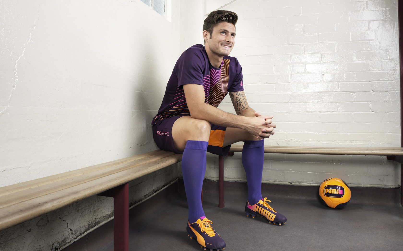 米兰体育入口-斯滕伯根赛后谈训练细节与经验，斯滕伯格的书