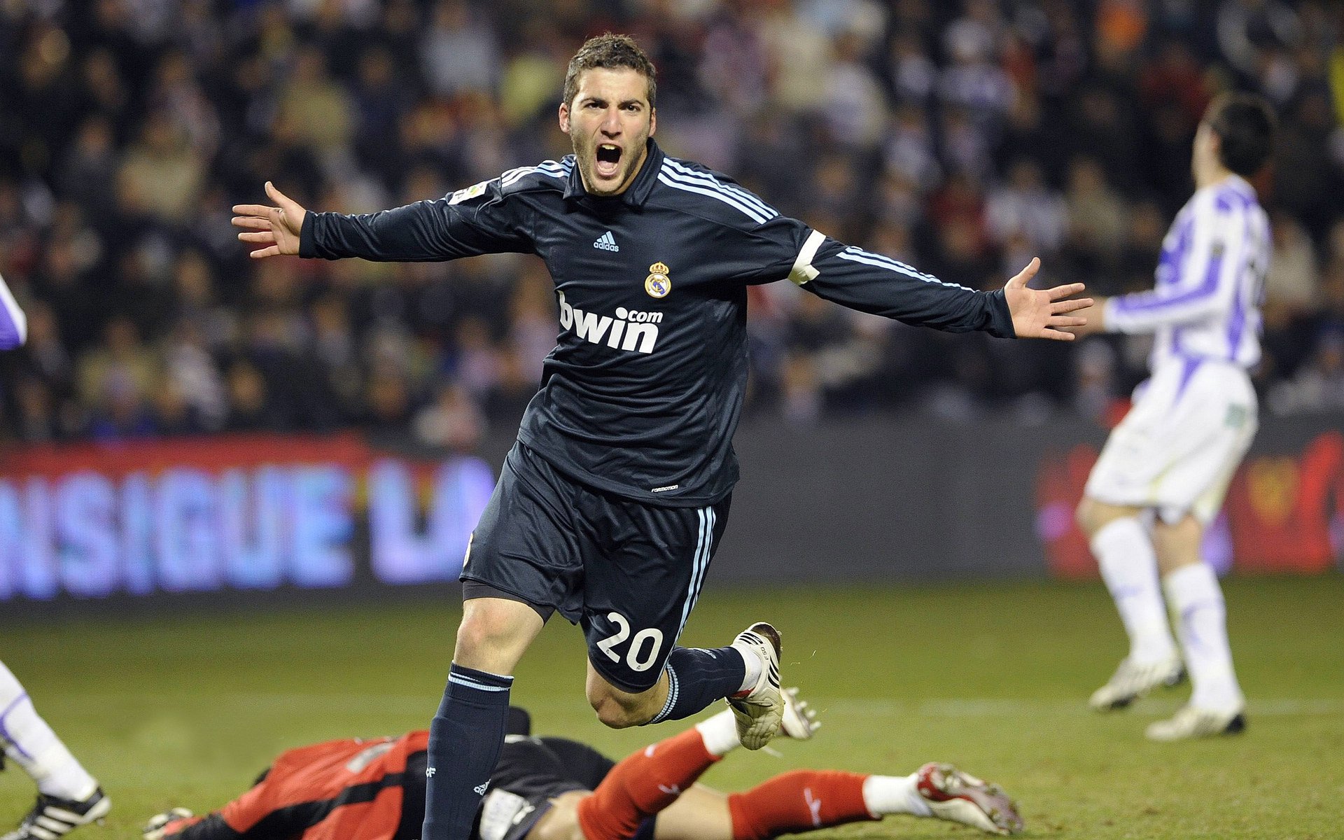 冠军的心跳：一场赛前赛后深入车手心境的精彩报道，冠军的心完整版